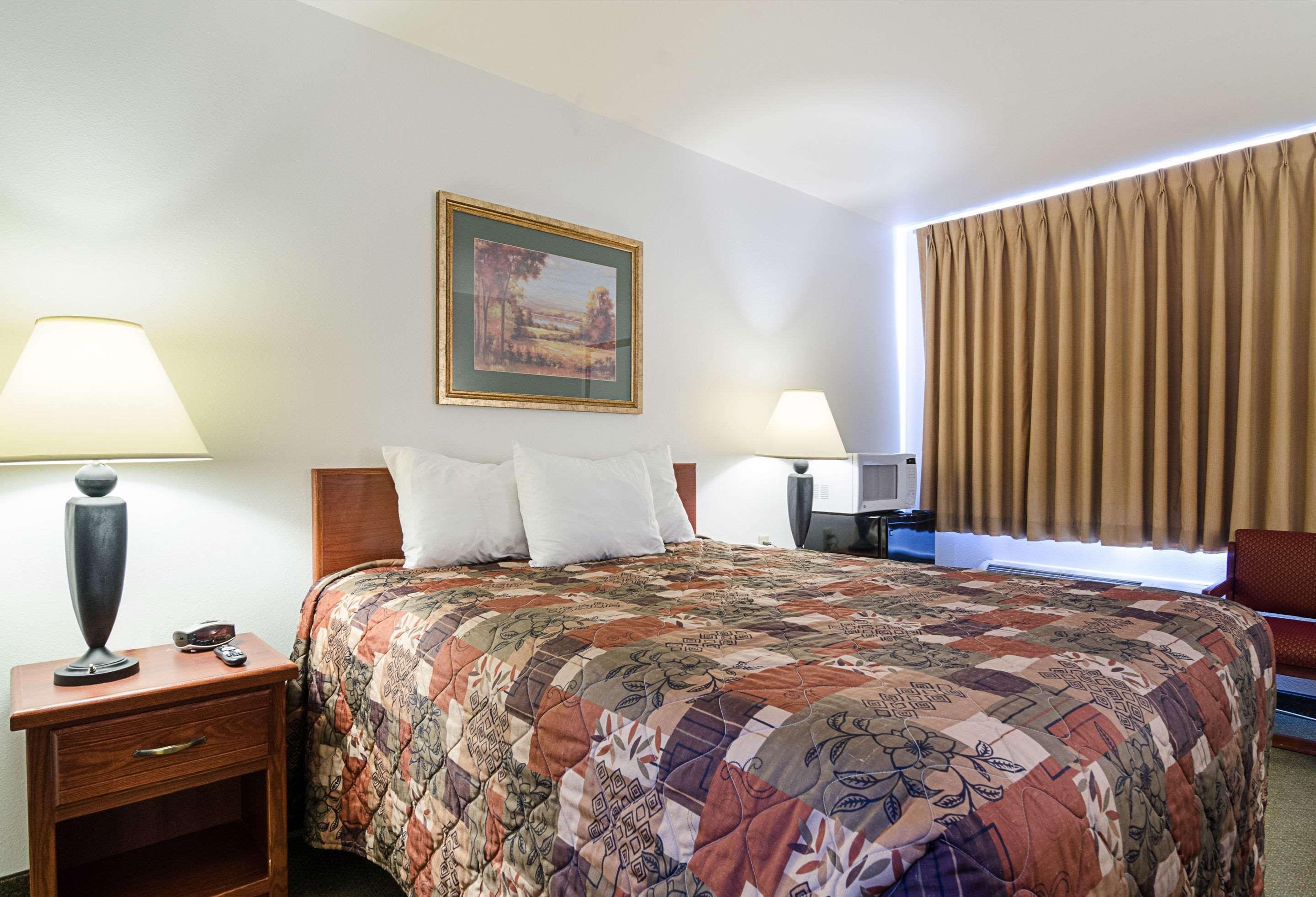 Rodeway Inn Larned Luaran gambar
