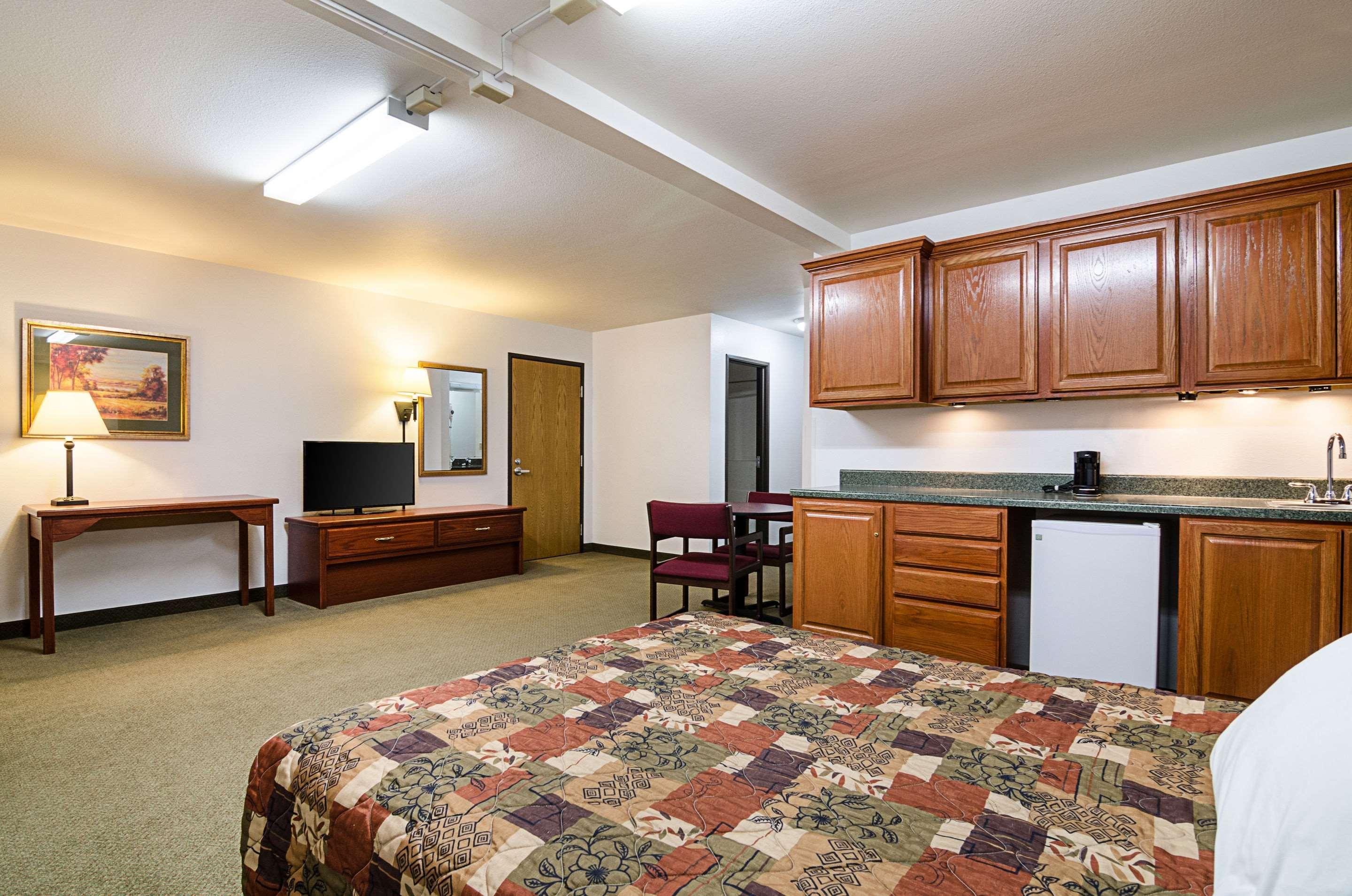 Rodeway Inn Larned Luaran gambar