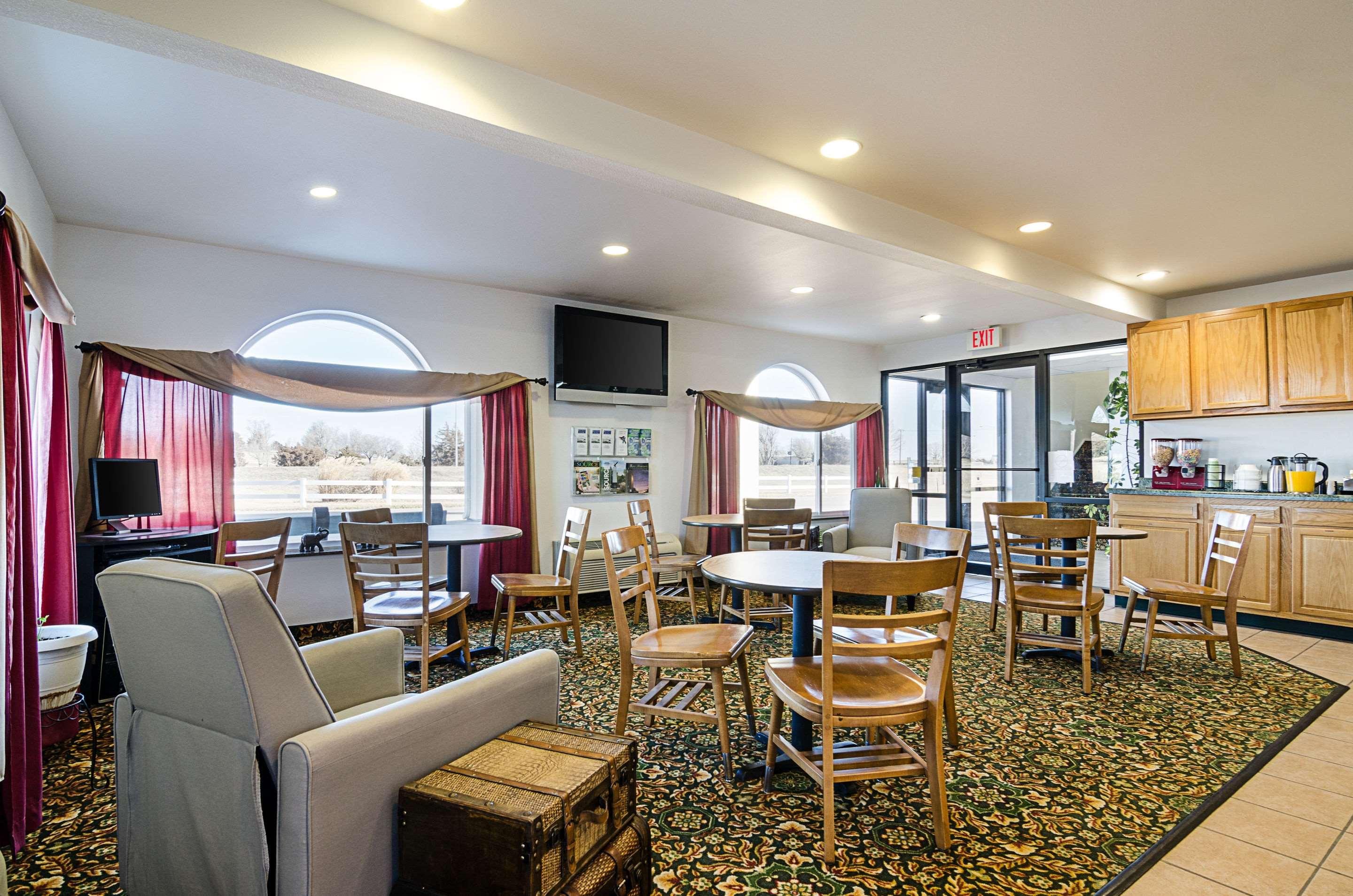 Rodeway Inn Larned Luaran gambar