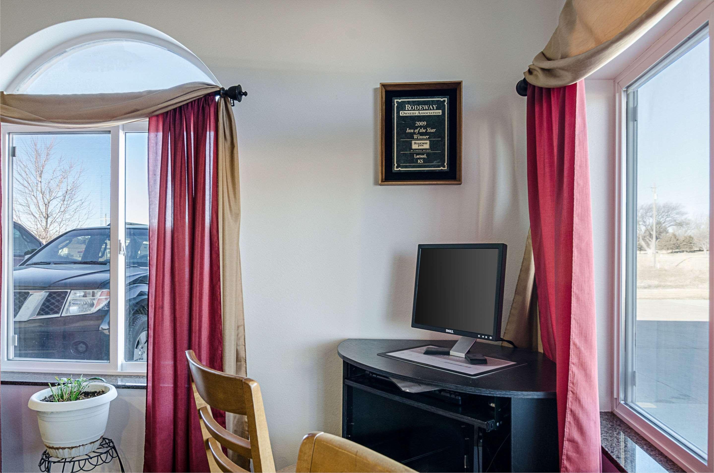 Rodeway Inn Larned Luaran gambar