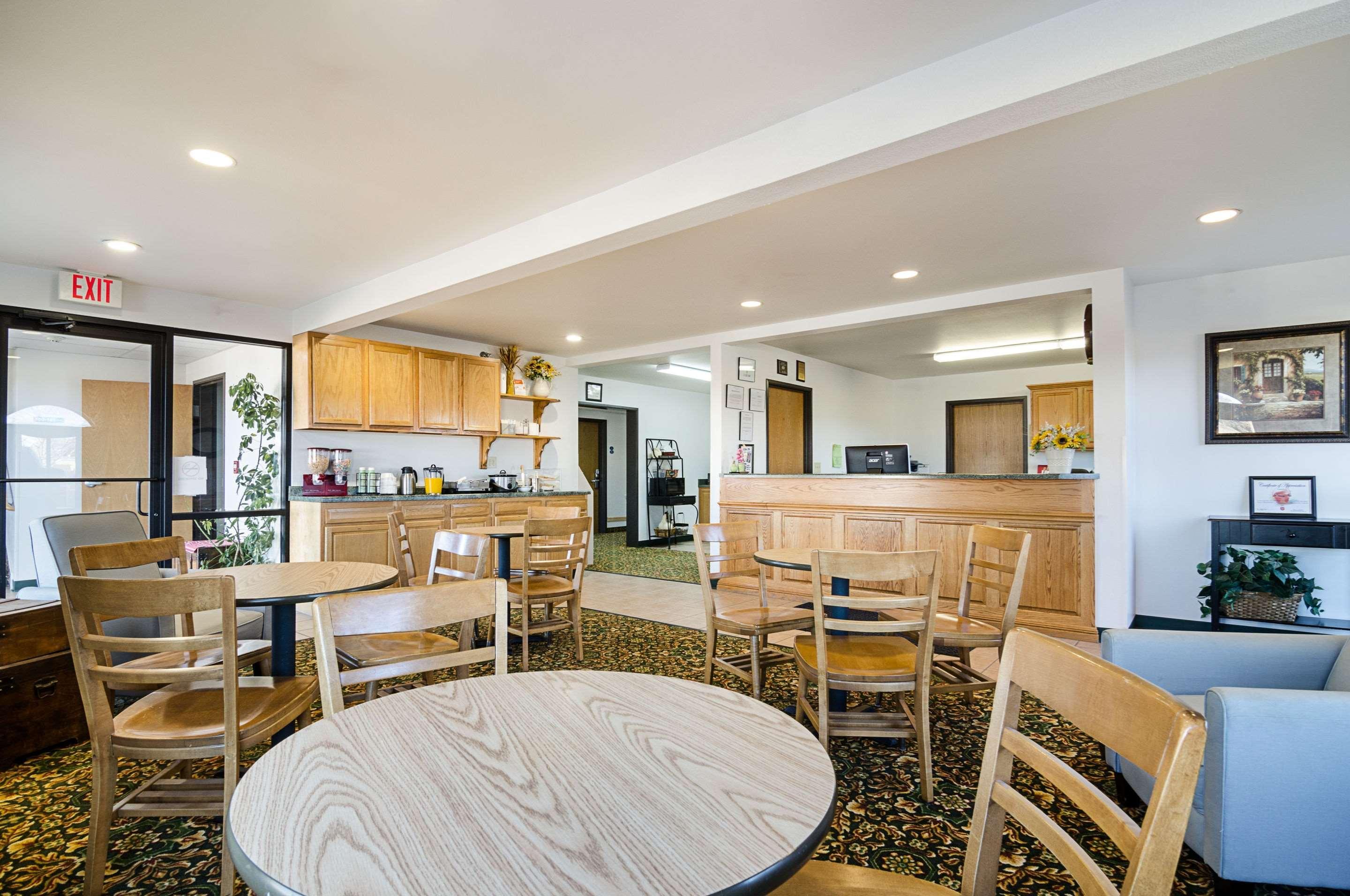 Rodeway Inn Larned Luaran gambar