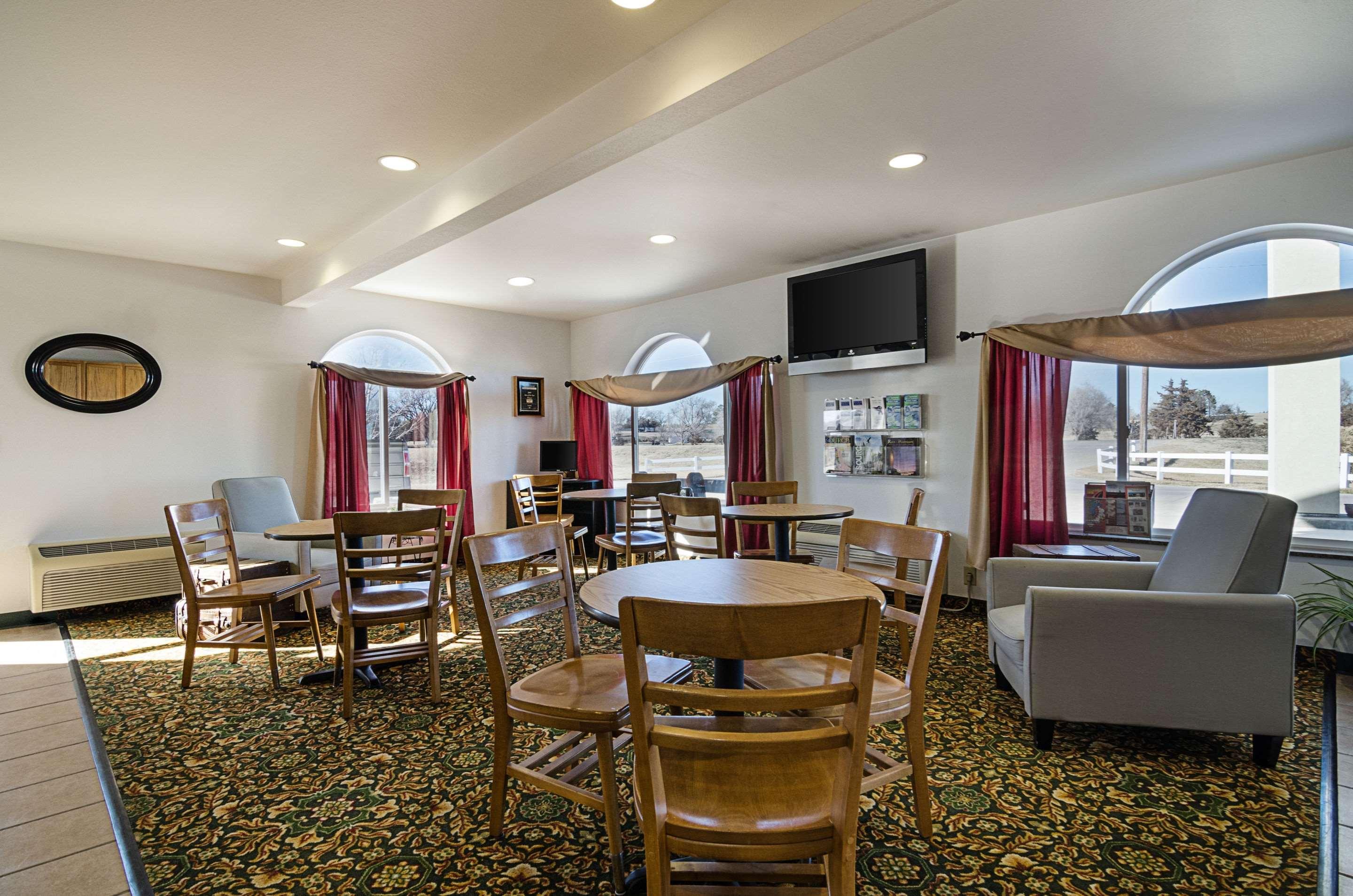 Rodeway Inn Larned Luaran gambar